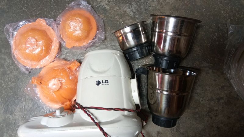 LG Suprimo 750 Watt Mixer Grinder