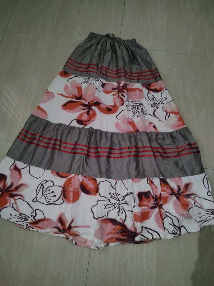 A Beautiful Flower Printed Skirt✨❤️