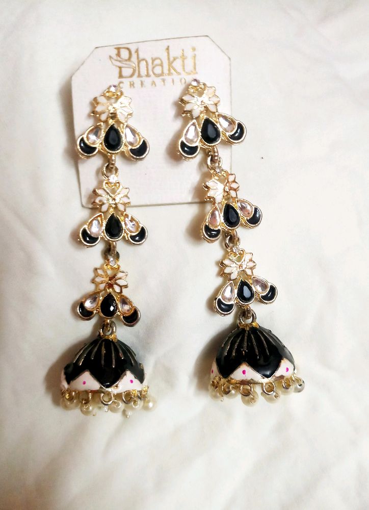 Black &white Jhumka