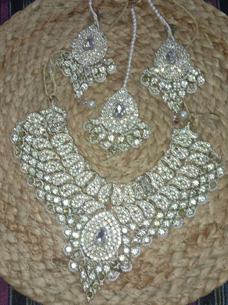 Kundan Bridal Set Eyarring And Mangtika