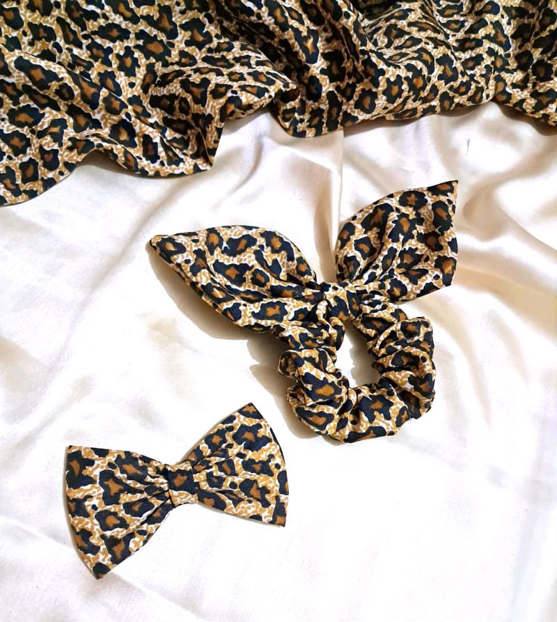 Scrunchie And Bow Printed