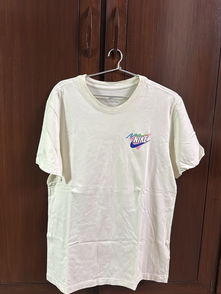 Nike Mens Tshirt