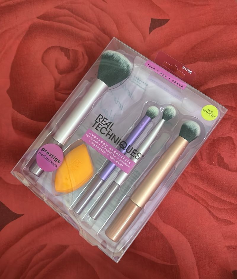 Real Techniques Essentials Brush Set 4 pcs