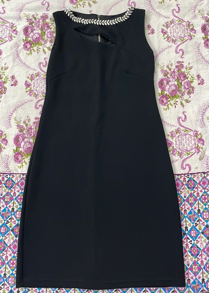 Black Mini Dress. Size -M, Burst 30-34, Waist - 30