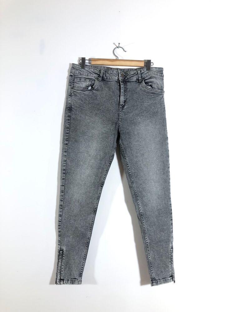 Grey Faded Jeans(Women’s)