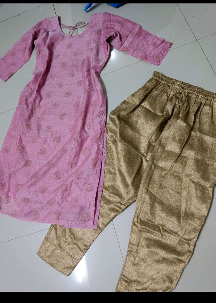 Few Seconds 🥳Pinky Kurti Set