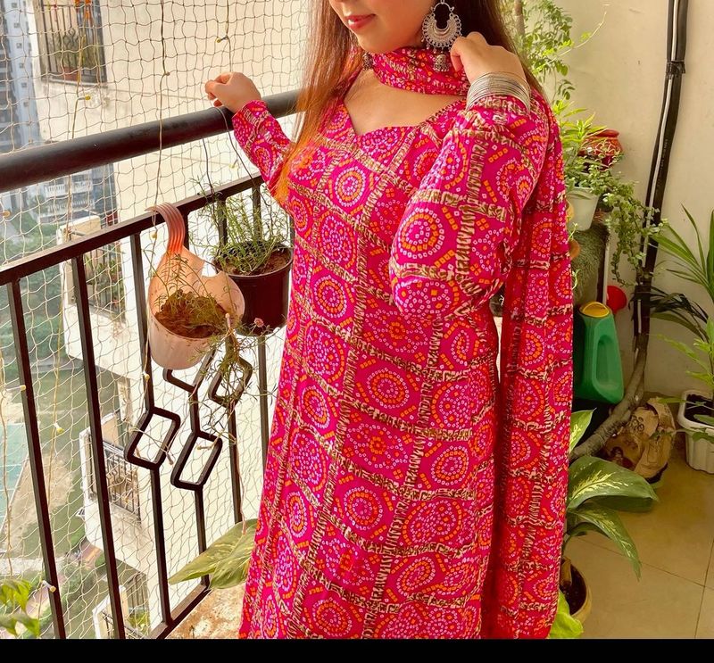 Beautiful Badhani Kurti With Dupatta