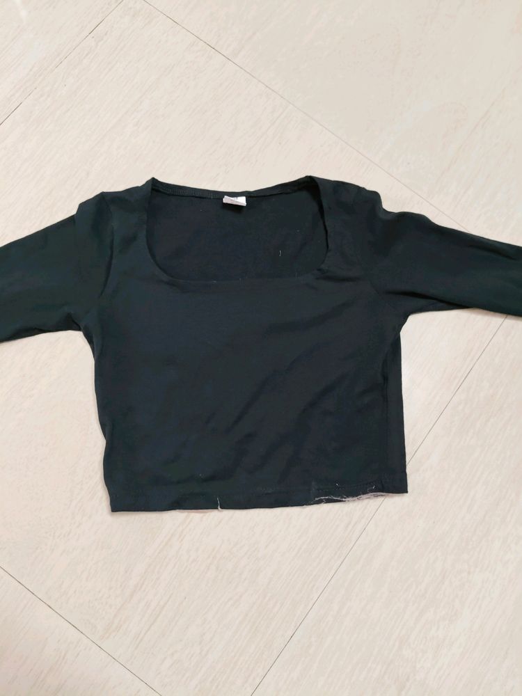 Women's Black Sqare Crop Top Full Sleeves