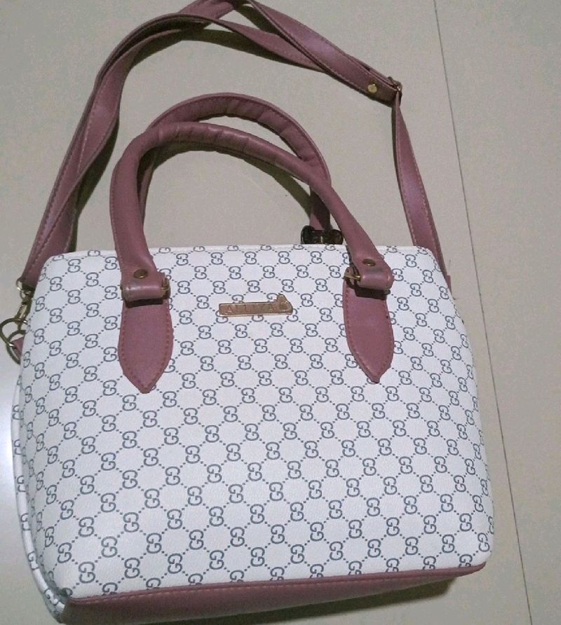 Beautiful Brand New Handbag For Girls/Women Use🩷