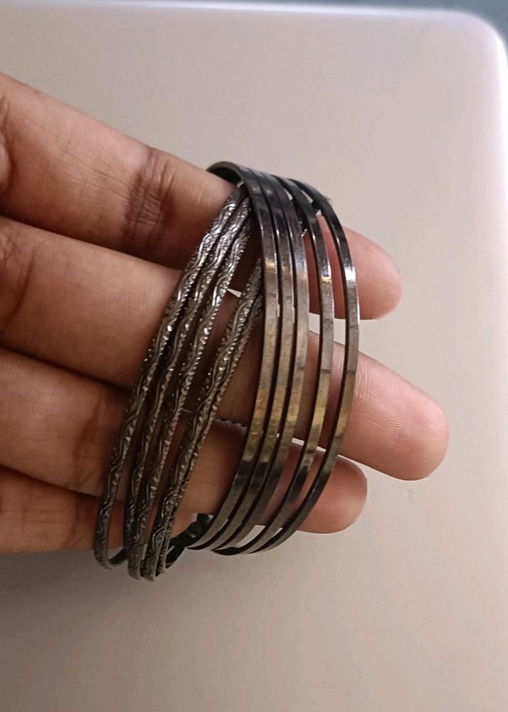 Metallic Black Bangle-Like Bracelet