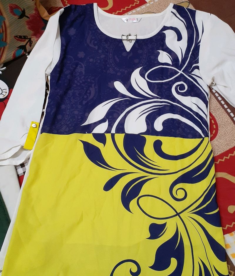 Cute Yellow TOP with Beautiful Design