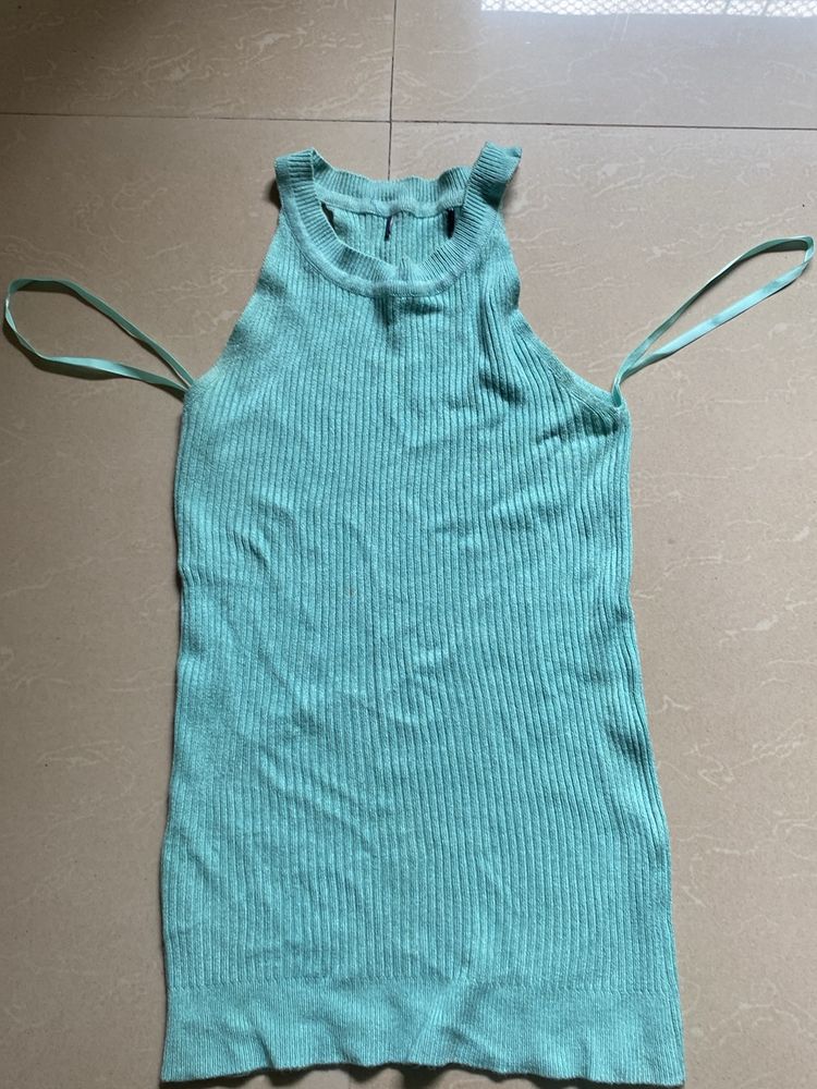 Small Size Top