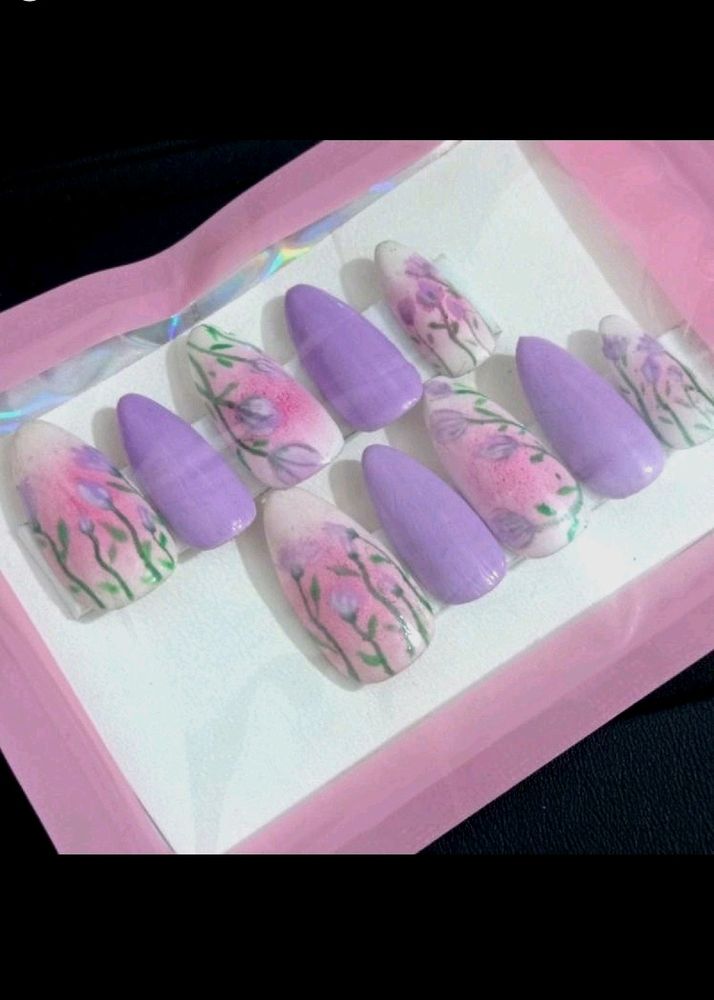 Press On Nails (Lavender Flowers)