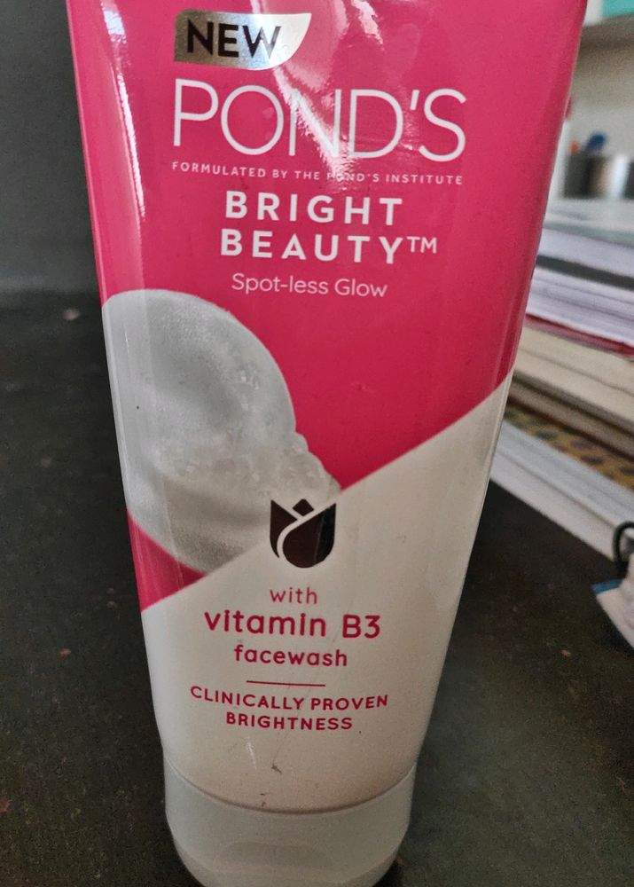 Ponds Bright Beauty Spotless Glow Facewash