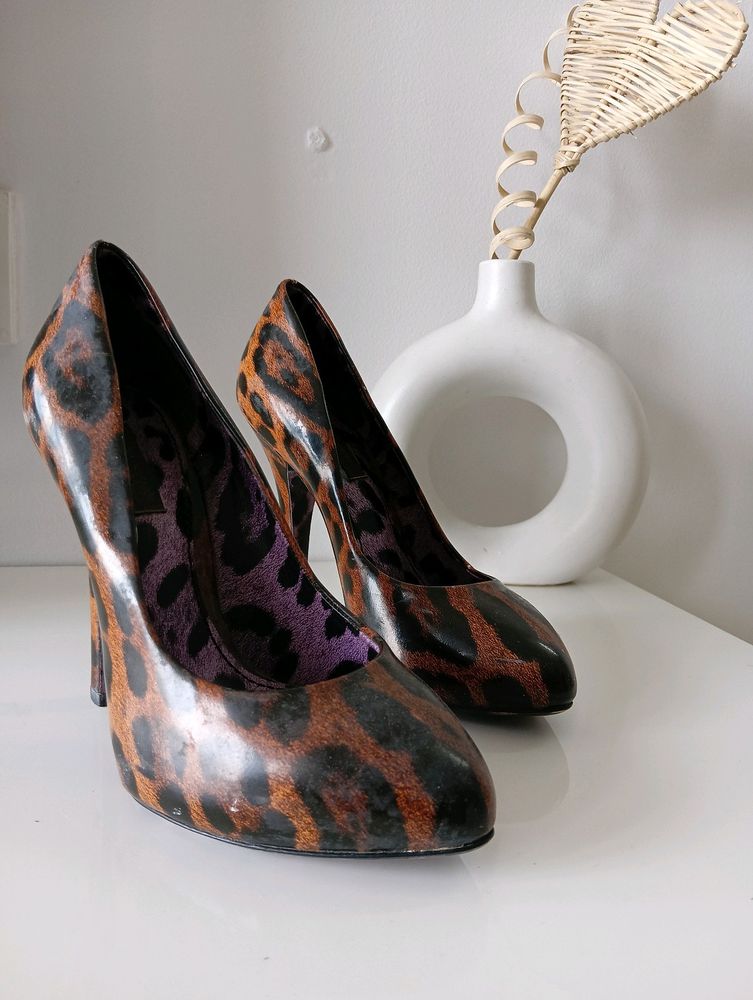 Authentic Dolce & Gabbana Leopard Print Heels