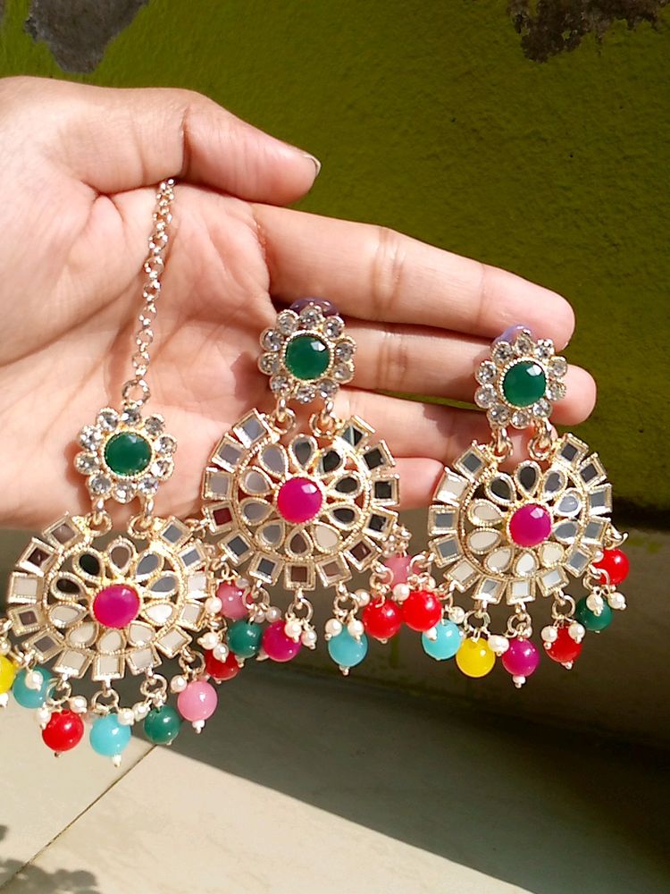 Multicolored Earrings And Mangtika Set