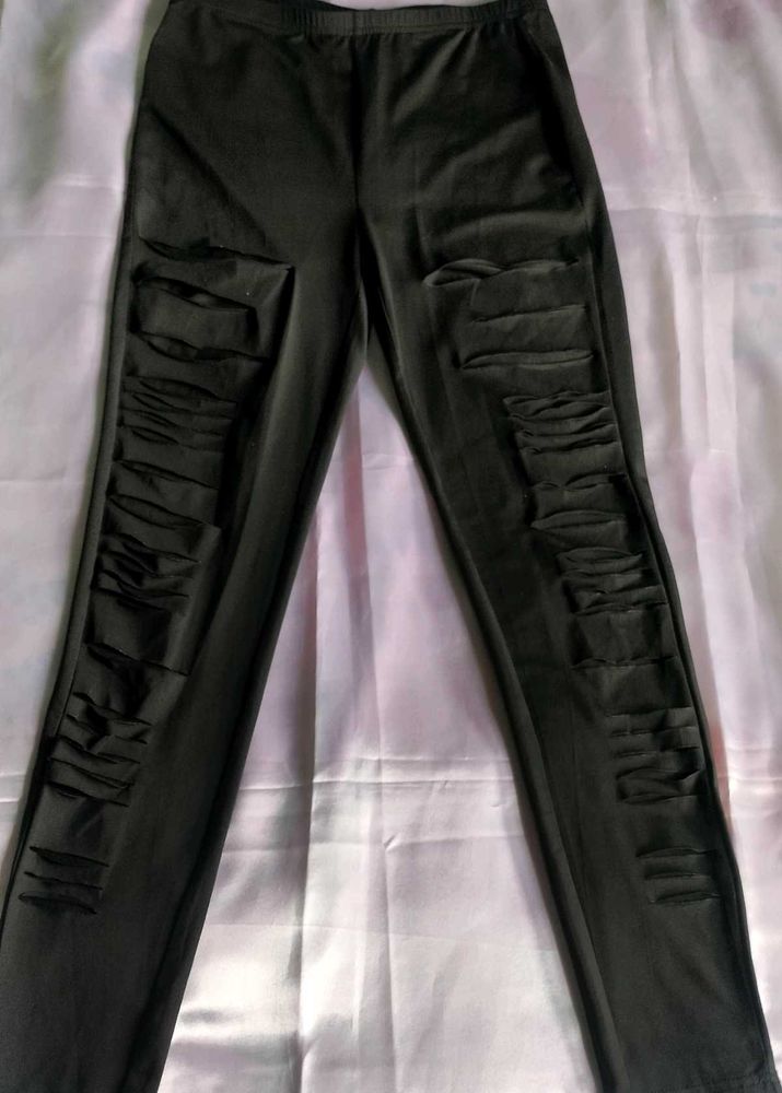 Women Ripped Black Skinny Fit, High Rised