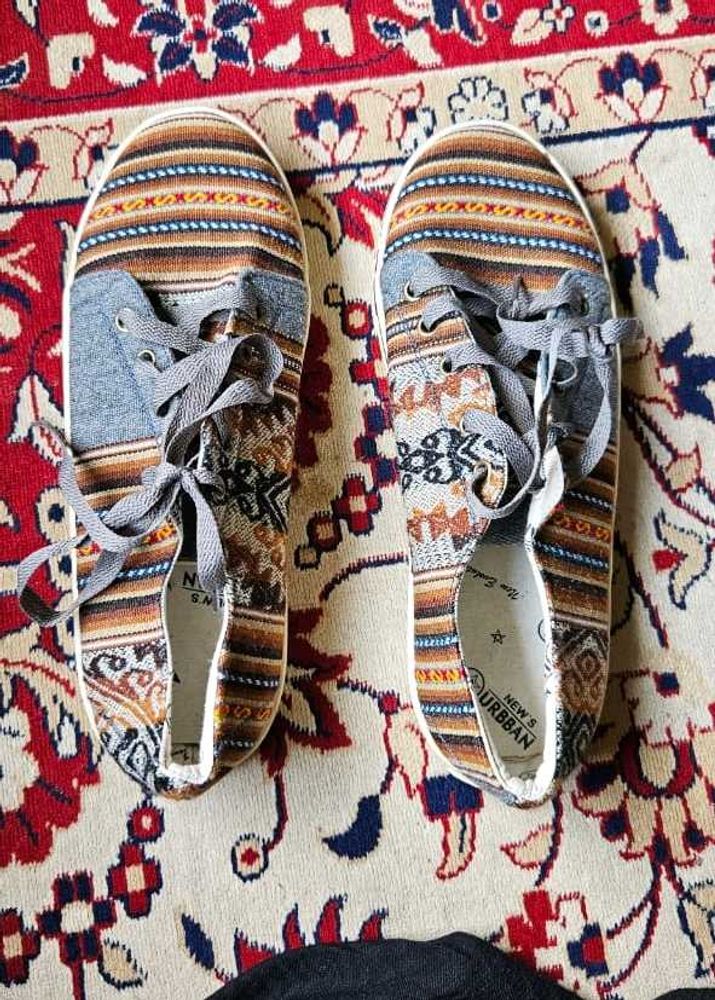 Multicolor Printed Canvas Shoe