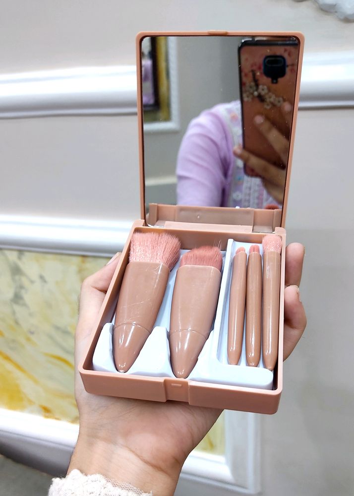 Cute Make-up Brushes Set Of 5 With Mirror