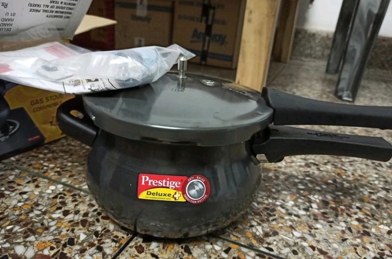 Prestige Deluxe Pressure Cooker