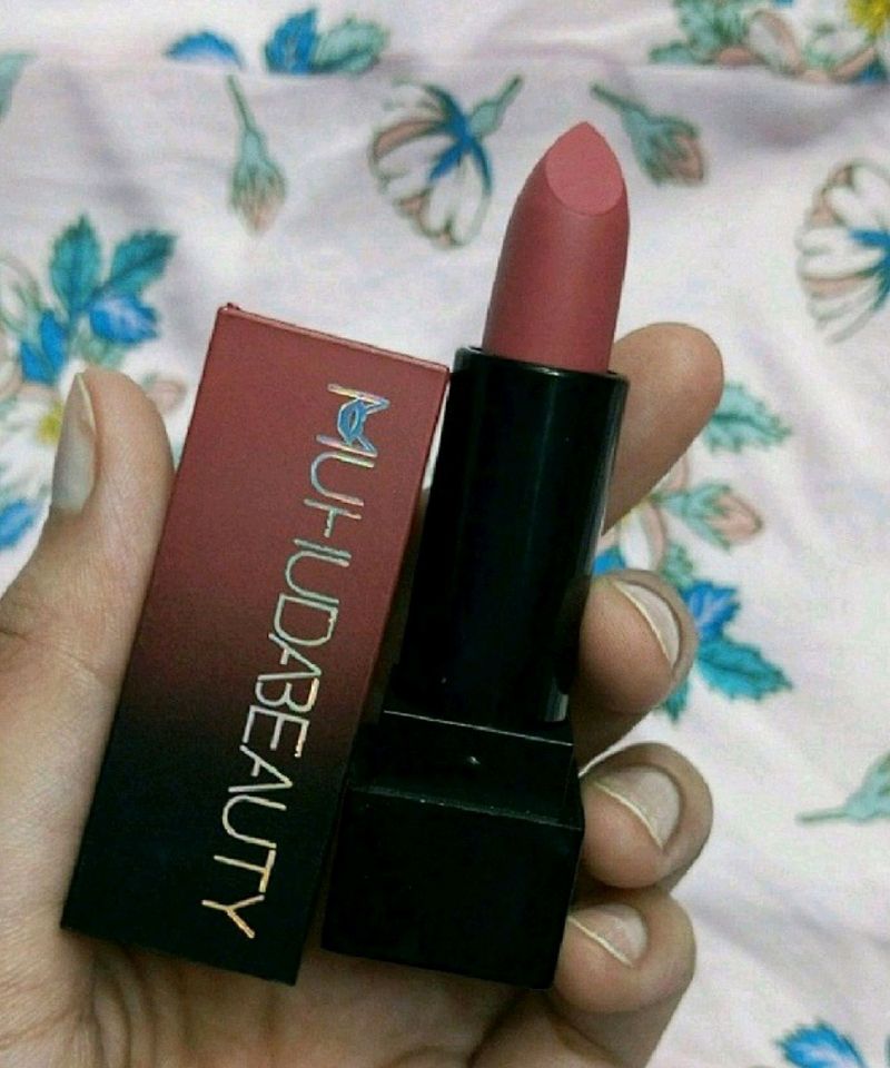 Huda Beauty New Lipstick