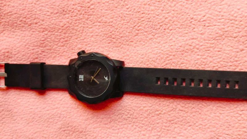 Brand New Fastrack Men Wrist Watch On Sell