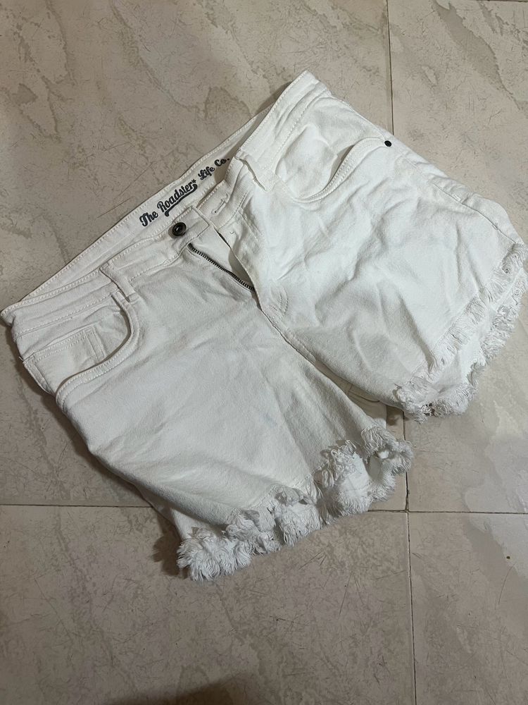 Roadster White Shorts - Size 32