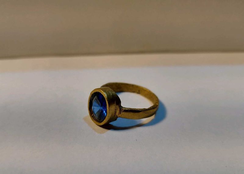 💍 Blue Sapphire Stone Brass Ring