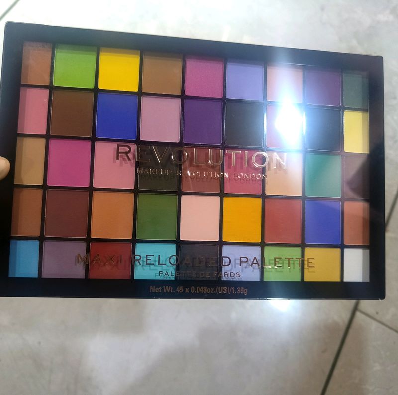 Makeup Revolution Monster Mattes Eyeshadow Palette