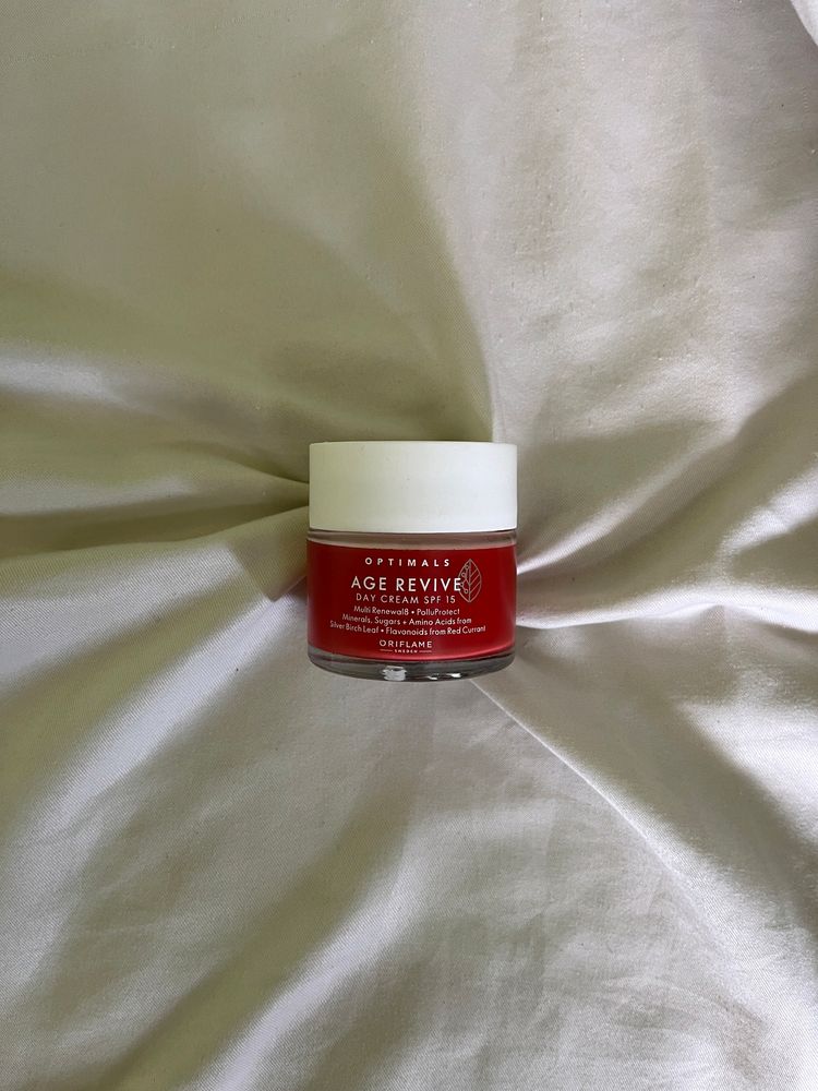 Optimals Age Revive Day cream With SPF 15