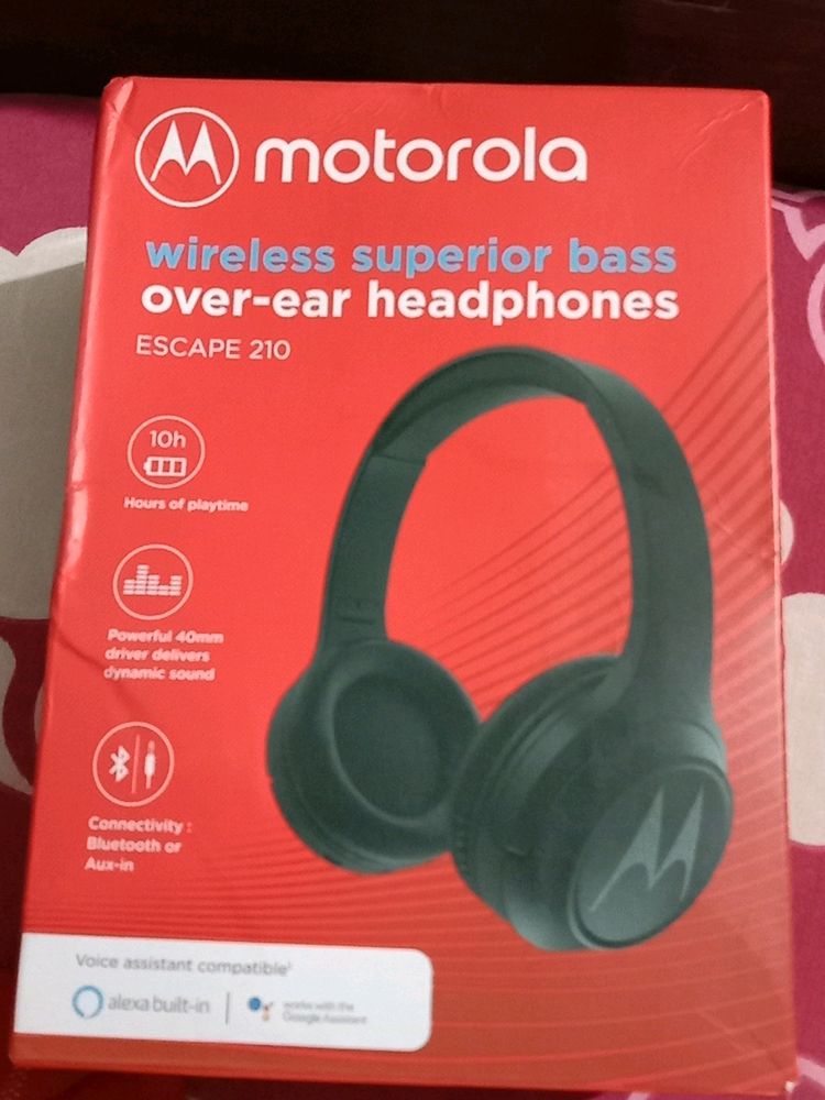 Ear Phone Of Motorola It's Wireless And Totally New