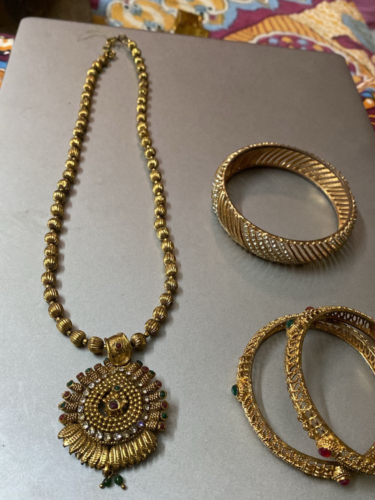 Necklace And Bracelet Set