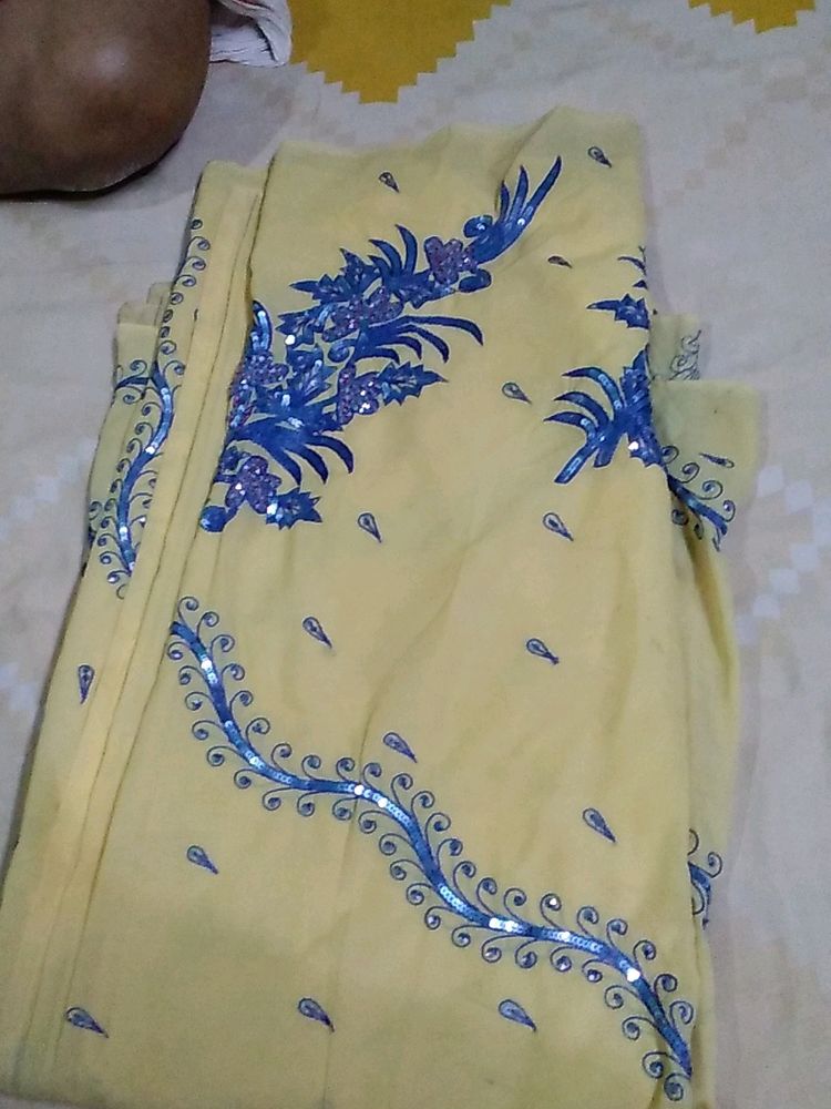 Women Saree Colour Cream