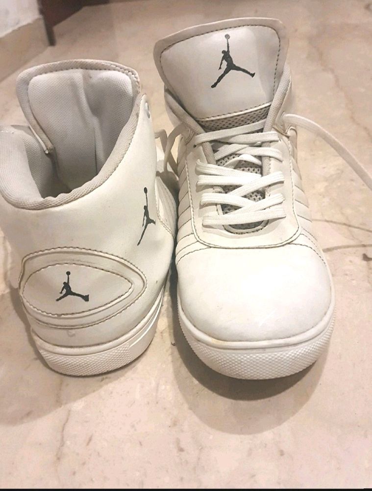 White Sneakers Jordan