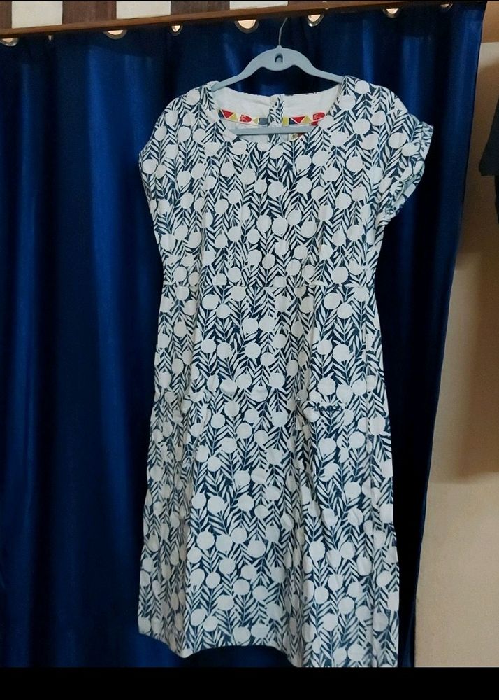 Beautiful One Piece Dress In Good Condition.