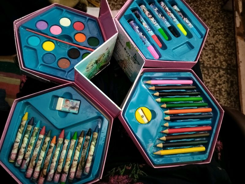 Kids Drawing Set