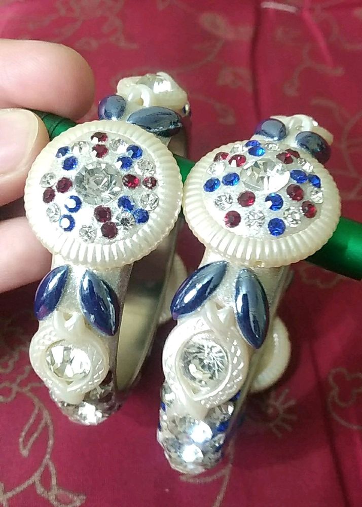 1 Pair Of White Blue Diamonds Kangan