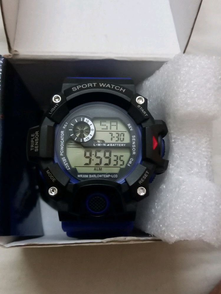 SPORTS WATCH NEW ONE NEVER USED TOP CONDITION