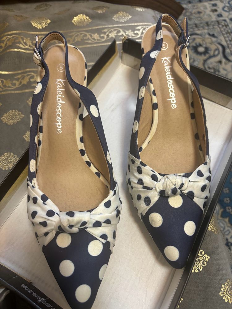 Smart Polka dot Heels