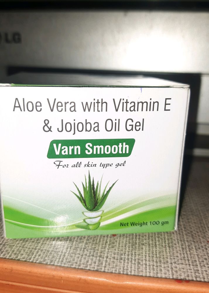 Alovera With Vitamin E & Jojoba Oil