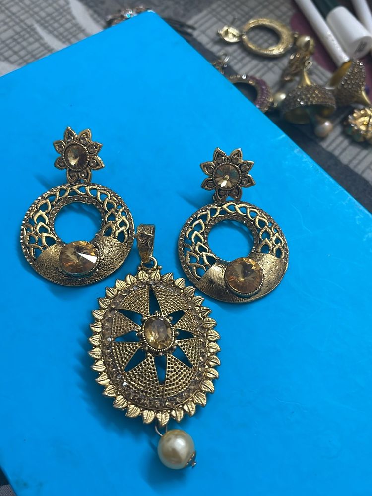 Golden Jewellery Set