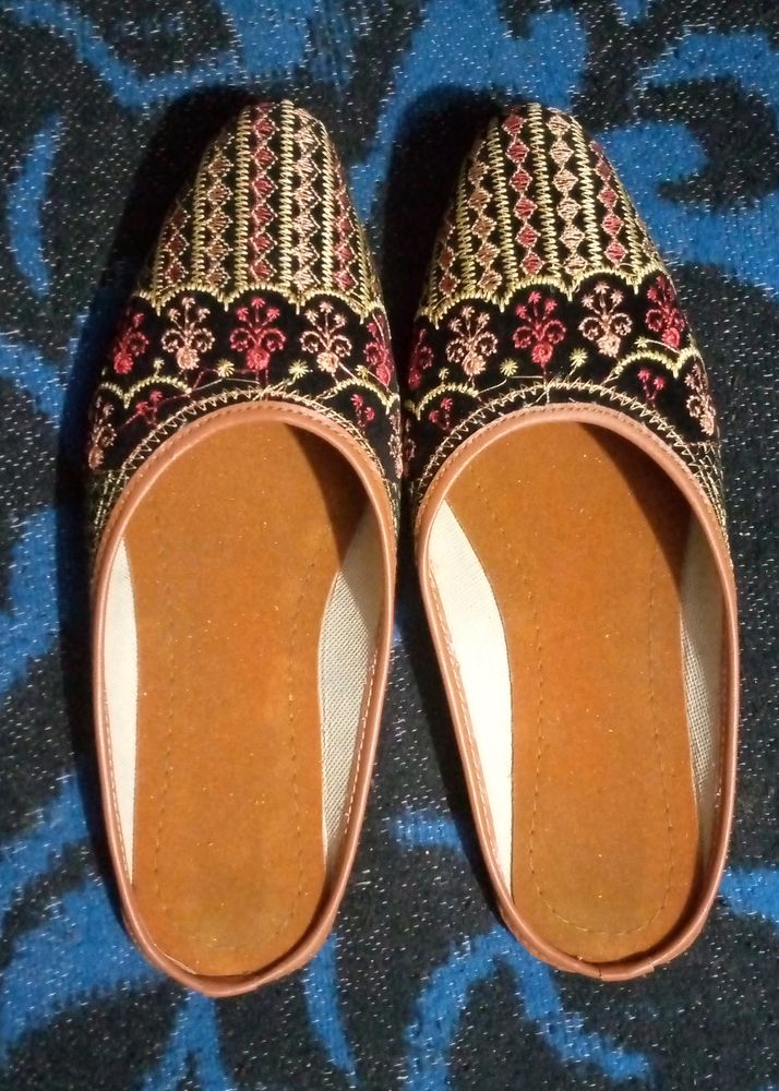 Kashmiri Leheriya Elegant Jutis