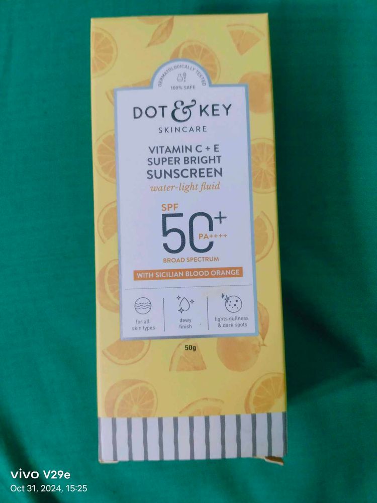 Dot & Key Vit C + E Bright Sunscreen SPF 50+++