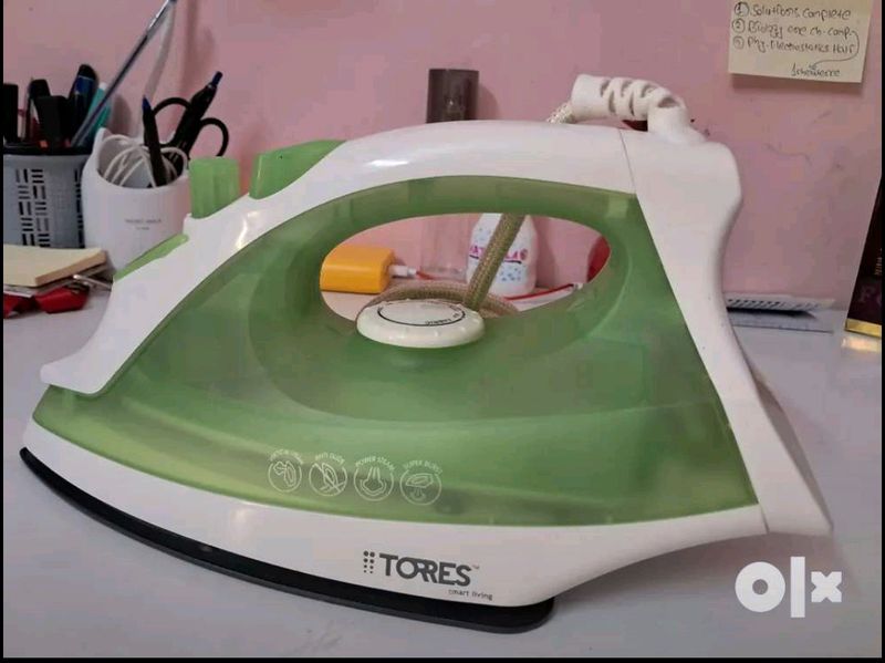 Amway Torr Futuristic Steam Iron.