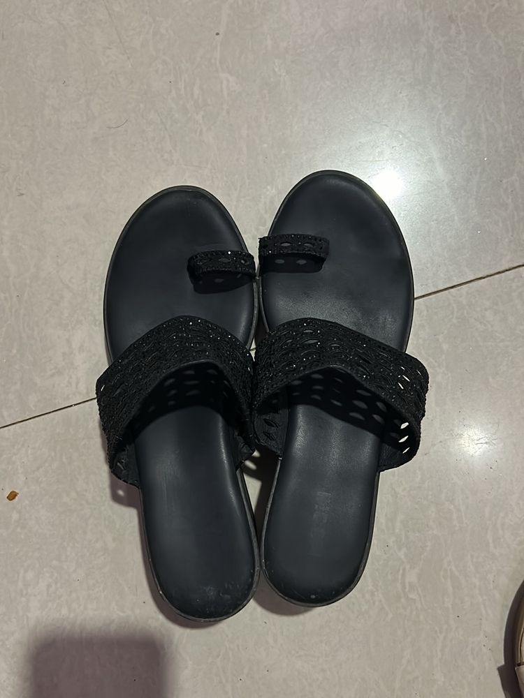 Mochi Black Wedges