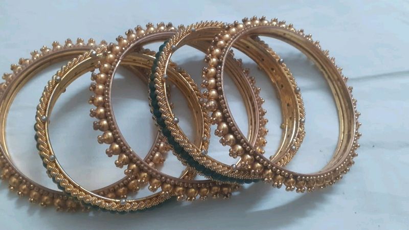 Heavy Bangles Get 30 Discount