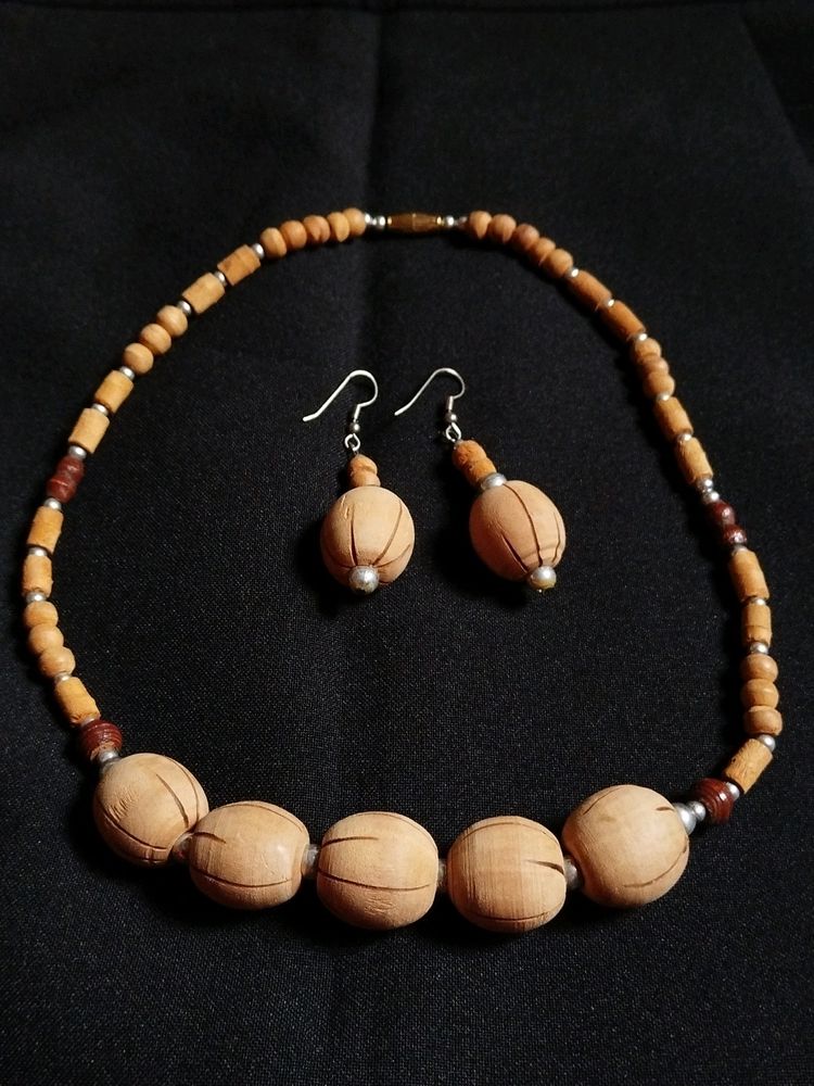 Wooden Neck Piece With Earring Set