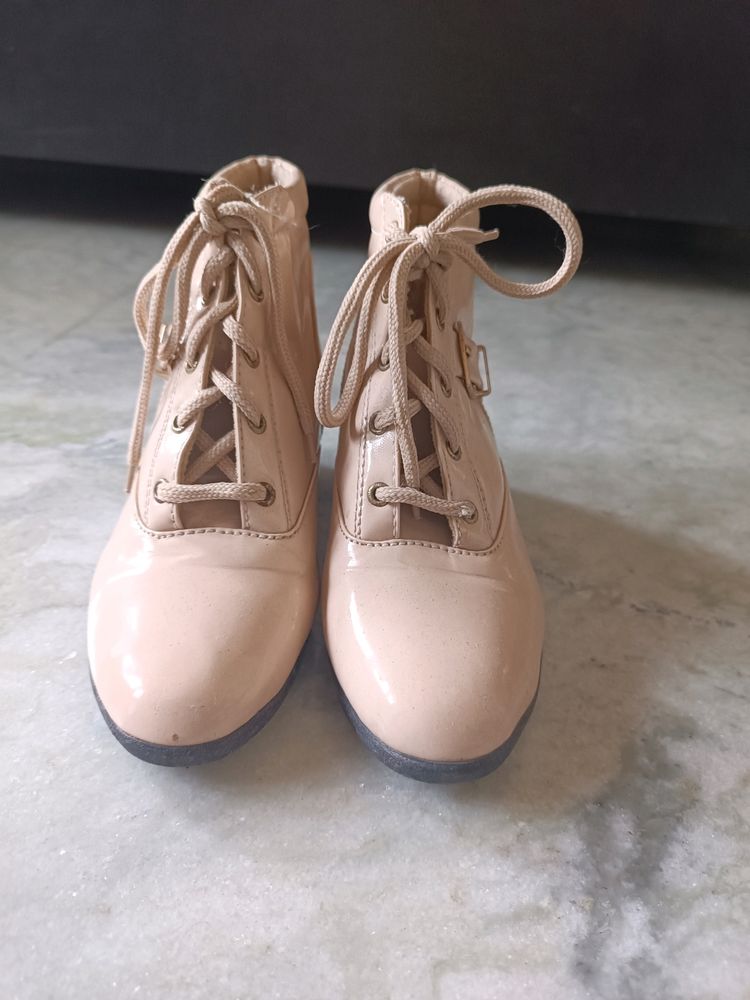 Cream Color Boot Size 37