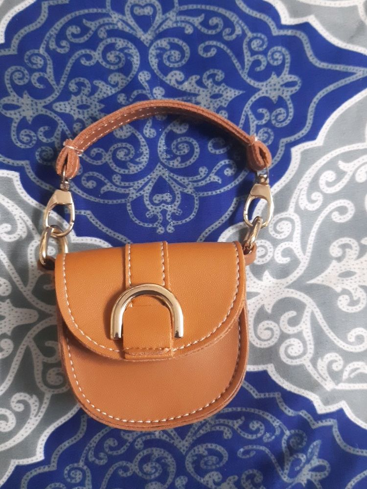 Small Hand Bag For Girls Limited Stock