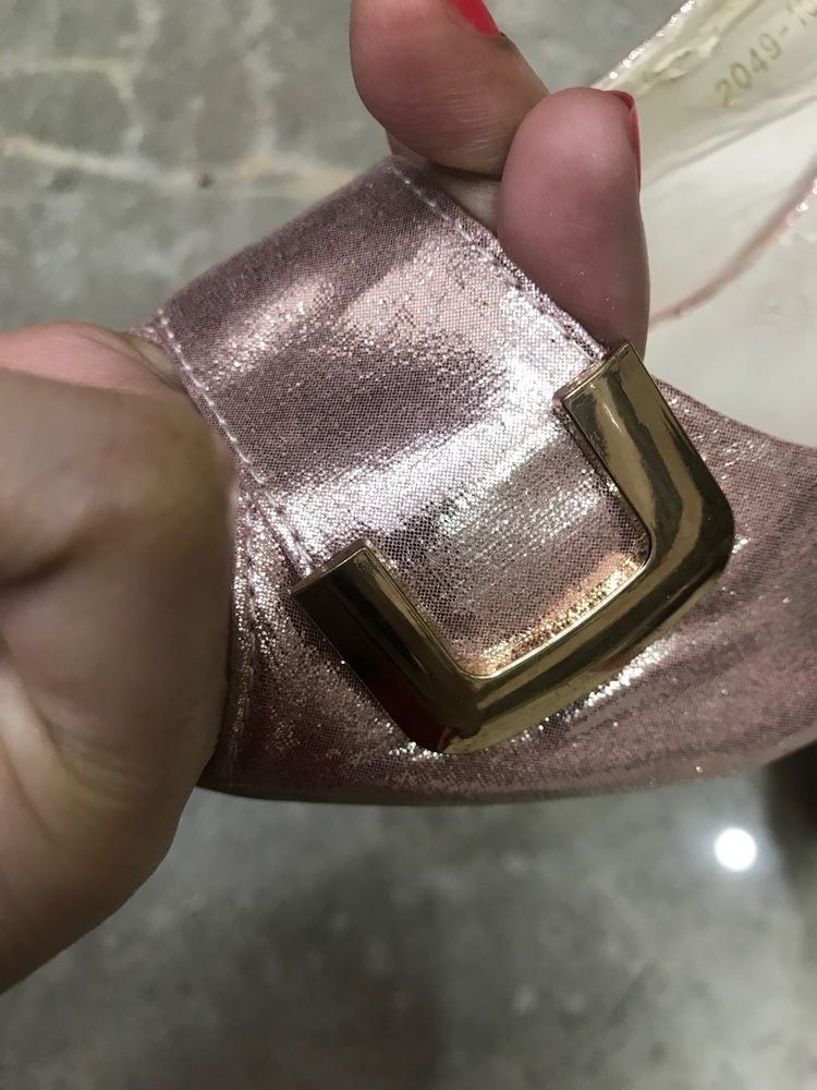 pumps rose gold